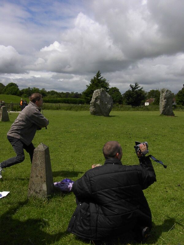 ../../5X-Day-Photos/EuroXDV-Avebury-Kiel/avebury-xda-hedlaunching.jpg