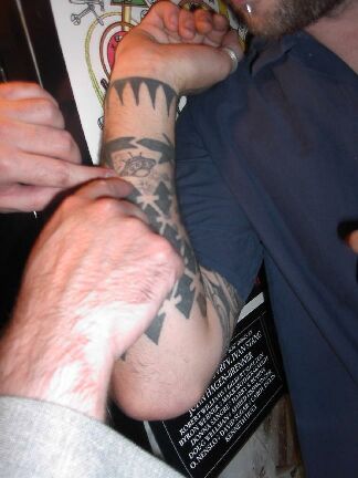 ../../5X-Day-Photos/EuroXDV-London/london-elec-ceshiptattoo.jpg