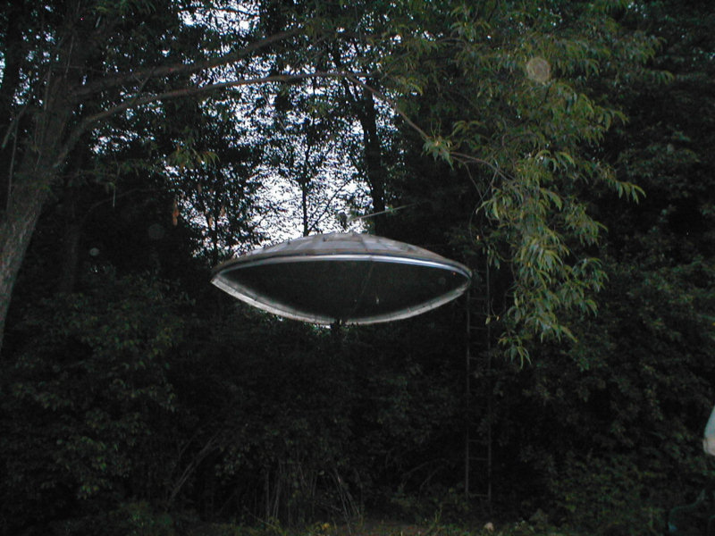 ../../5X-Day-Photos/frop-dec1/005-SAUCER.JPG