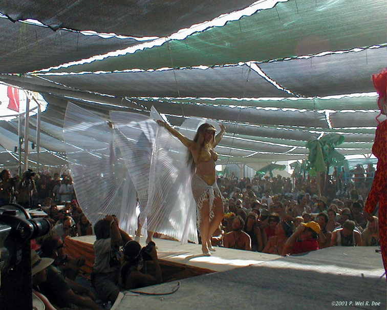 ../../01-BM/Wei279323FashionShow1.JPG