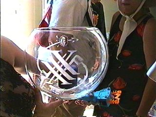 image/susie_etched_bowl.jpg, 19.7K