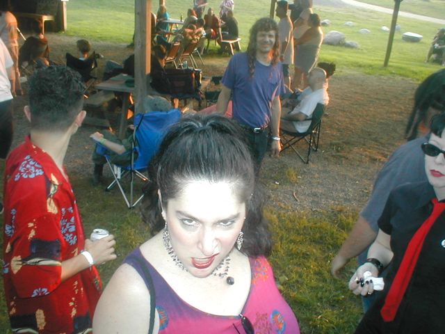../../6XDay-Photos/2Frop-Dec/Frop-071-MeanSisDec.jpg