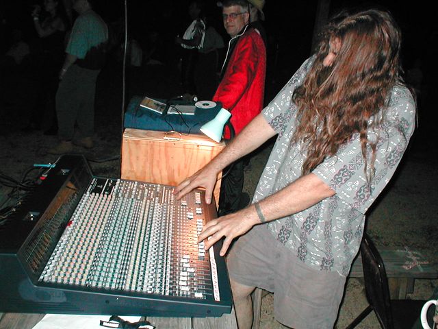 ../../6XDay-Photos/2Frop-Dec/Frop-202-PaterJams.jpg