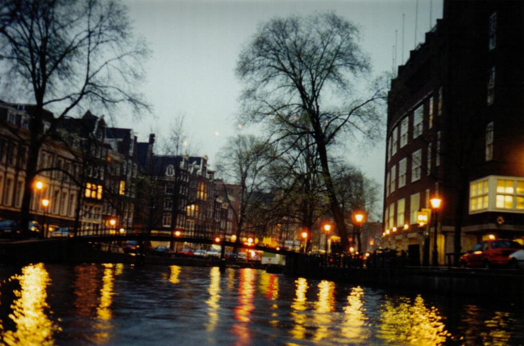canal-redlight-dusk.jpg, 103.3K
