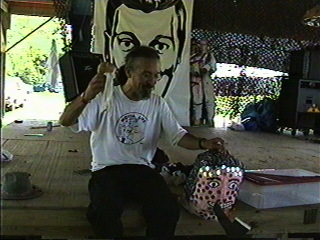 ../misc/Puppetshow5.JPG, 37.6K