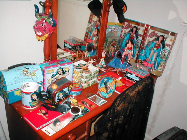 ../Xistlessnessmas2002/4056WonderWoman.jpg